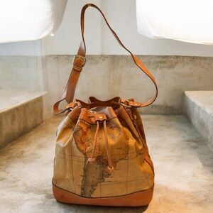 Alviero Martini 1ª Classe Geo Classic Bucket Bag.